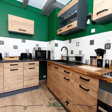 Maison "Jungle House" 90 M2 Billard, Retroprojecteur, Bar A Jeux , Vinyle, Wifi Fibre, Ideal Pro & Famille A Montbrison Exterior foto