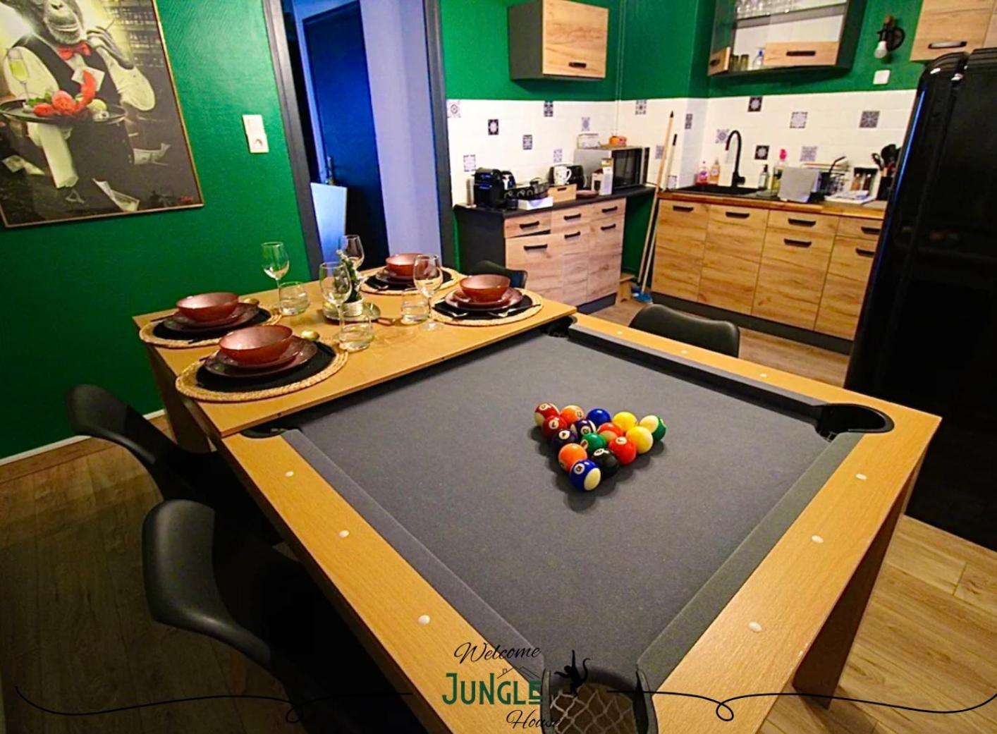 Maison "Jungle House" 90 M2 Billard, Retroprojecteur, Bar A Jeux , Vinyle, Wifi Fibre, Ideal Pro & Famille A Montbrison Exterior foto